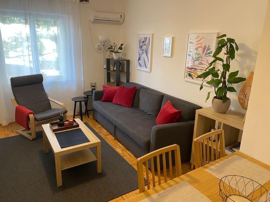 Apartment Ok Apartment-cosy And Peaceful Spot With Private Parking *